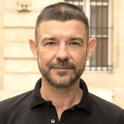 Christophe Hély : Réalisateur & Producteur. Expertise broadcast, documentaires primés et création événementielle avec 514 Production.